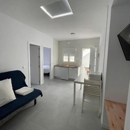 Ch II Apartments Zona De Ocio Nocturno 科尼尔-德拉弗龙特拉 外观 照片