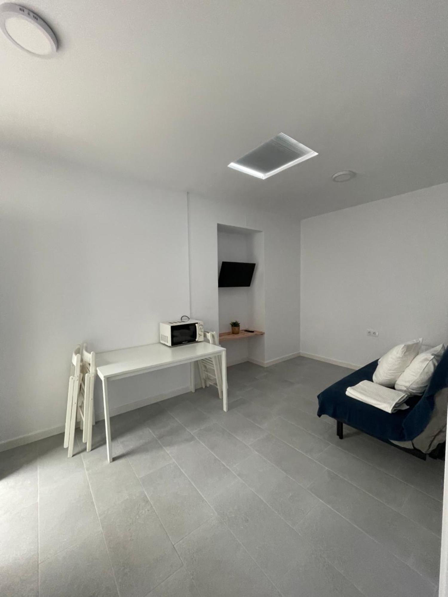 Ch II Apartments Zona De Ocio Nocturno 科尼尔-德拉弗龙特拉 外观 照片