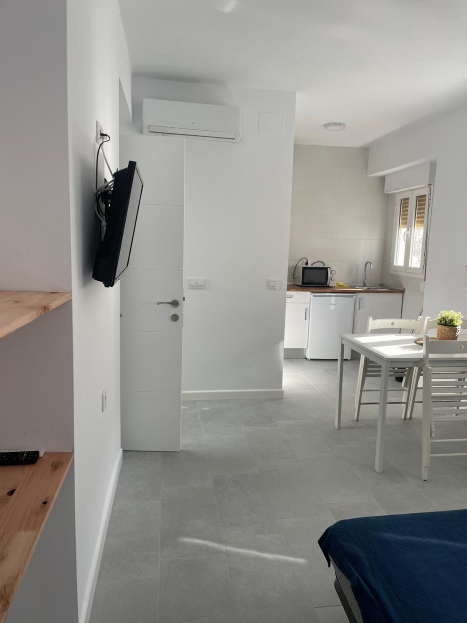 Ch II Apartments Zona De Ocio Nocturno 科尼尔-德拉弗龙特拉 外观 照片