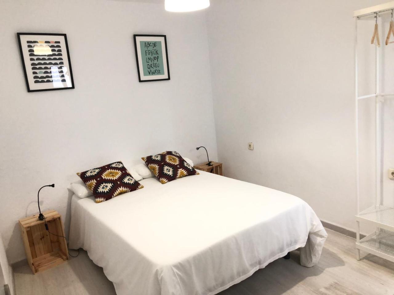 Ch II Apartments Zona De Ocio Nocturno 科尼尔-德拉弗龙特拉 外观 照片