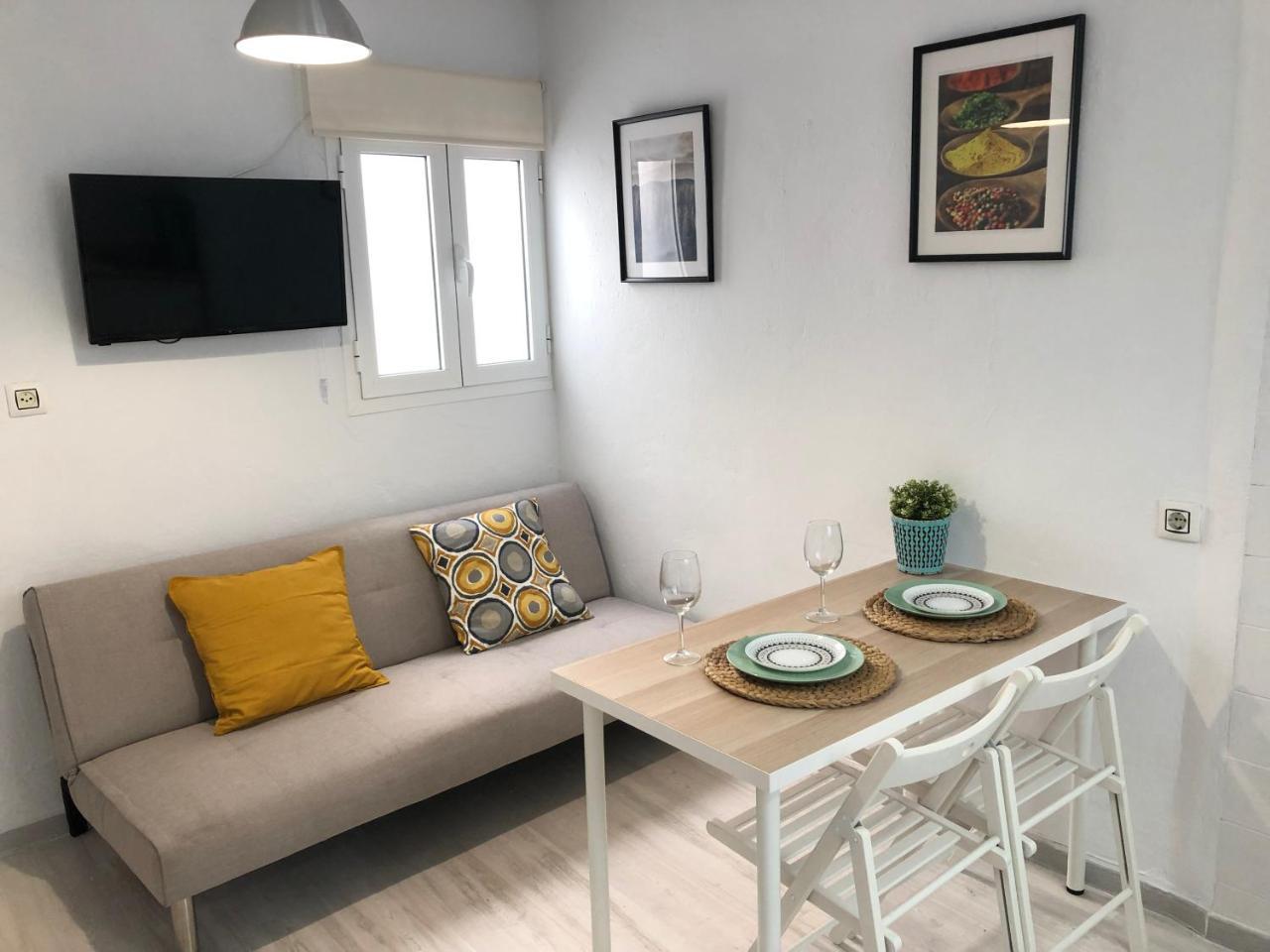 Ch II Apartments Zona De Ocio Nocturno 科尼尔-德拉弗龙特拉 外观 照片
